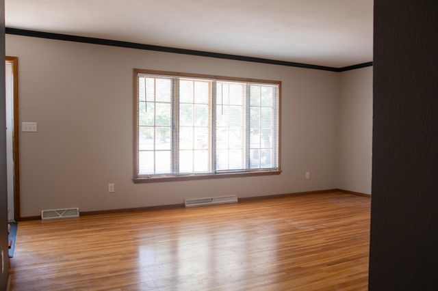 230 5th Avenue E, West Fargo, ND 58078