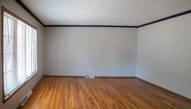230 5th Avenue E, West Fargo, ND 58078
