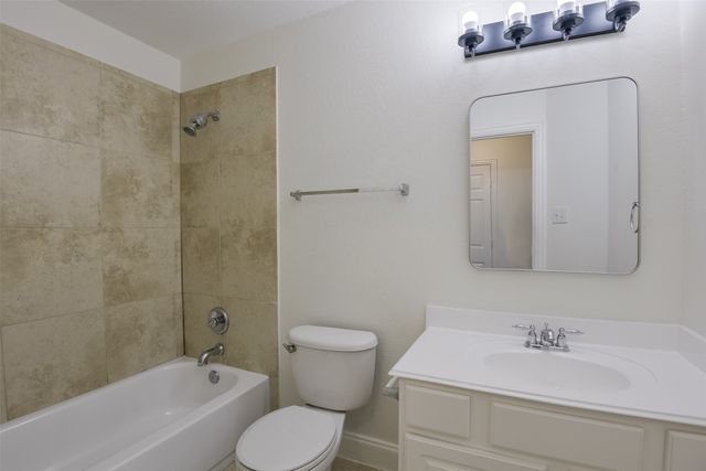 2727 Waterway Drive, Grand Prairie, TX 75054