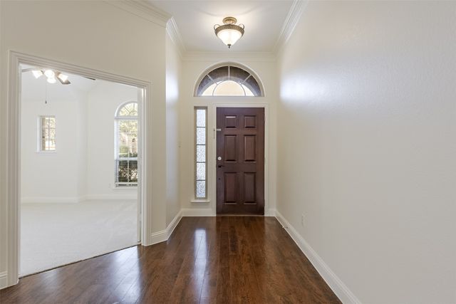 2727 Waterway Drive, Grand Prairie, TX 75054