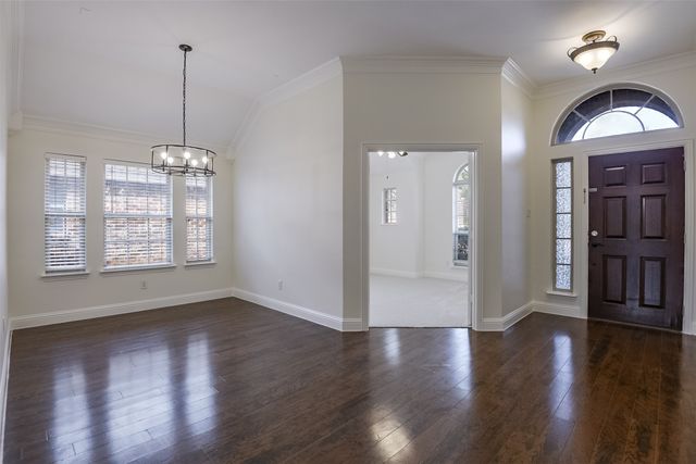 2727 Waterway Drive, Grand Prairie, TX 75054