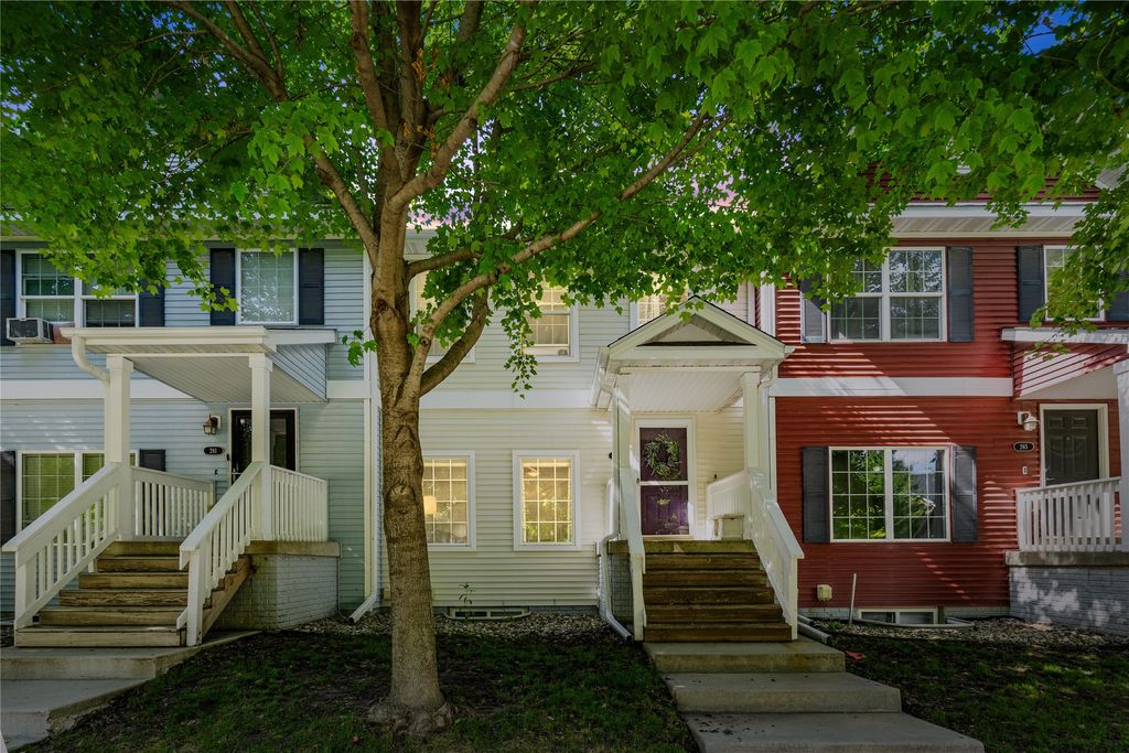 263 SE Booth Avenue, Waukee, IA 50266