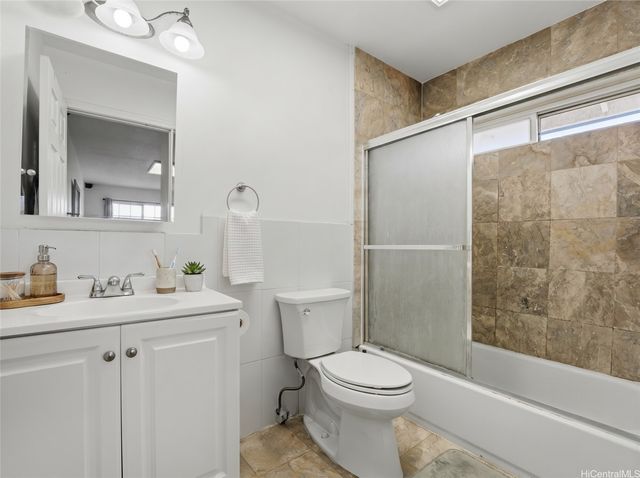 1840 Lusitana Street A, Honolulu, HI 96813