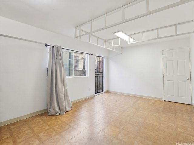 1840 Lusitana Street A, Honolulu, HI 96813