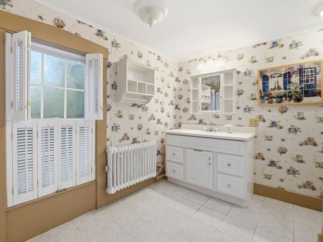 834 Pleasant St, Athol, MA 01331