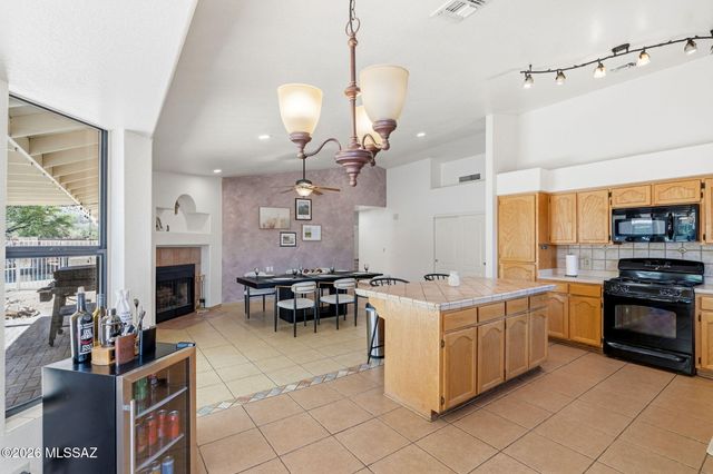 1735 W Avenida De Amelia, Sahuarita, AZ 85629