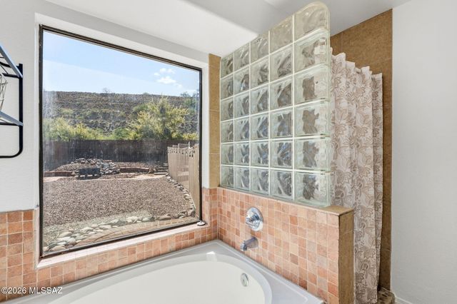 1735 W Avenida De Amelia, Sahuarita, AZ 85629