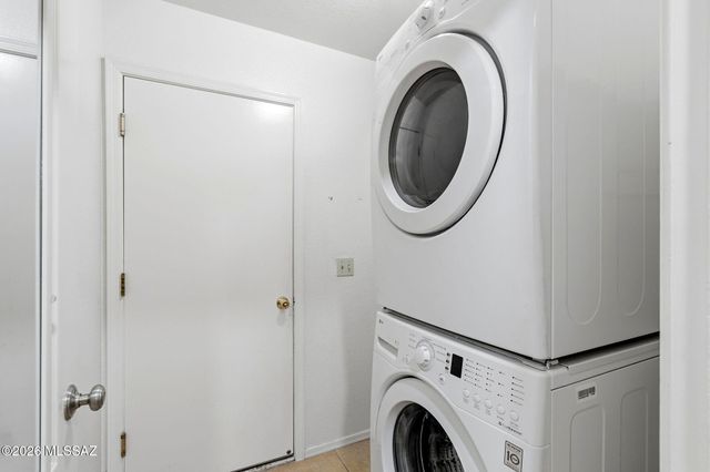1735 W Avenida De Amelia, Sahuarita, AZ 85629