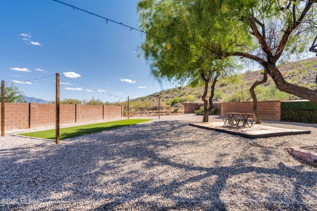 1735 W Avenida De Amelia, Sahuarita, AZ 85629