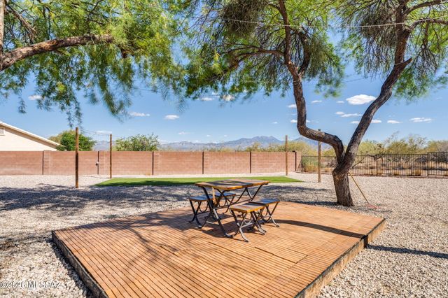 1735 W Avenida De Amelia, Sahuarita, AZ 85629