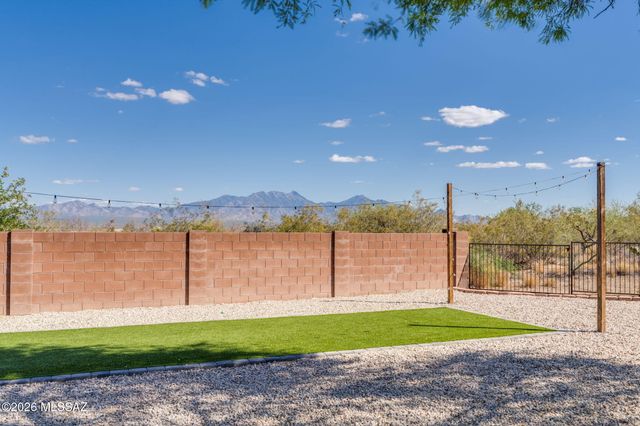 1735 W Avenida De Amelia, Sahuarita, AZ 85629