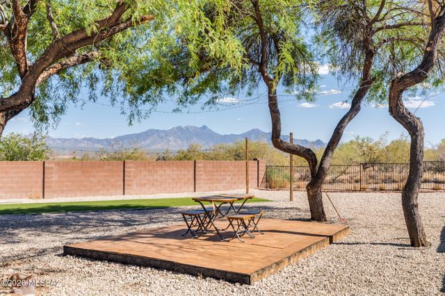 1735 W Avenida De Amelia, Sahuarita, AZ 85629