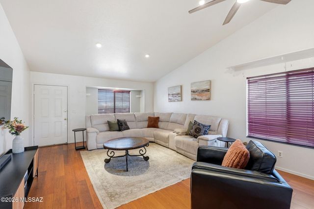1735 W Avenida De Amelia, Sahuarita, AZ 85629