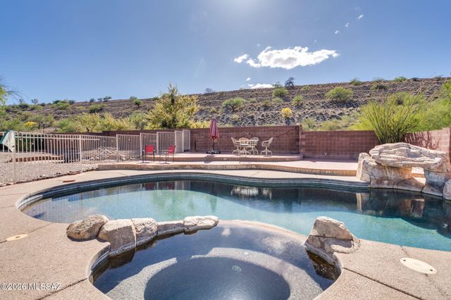 1735 W Avenida De Amelia, Sahuarita, AZ 85629