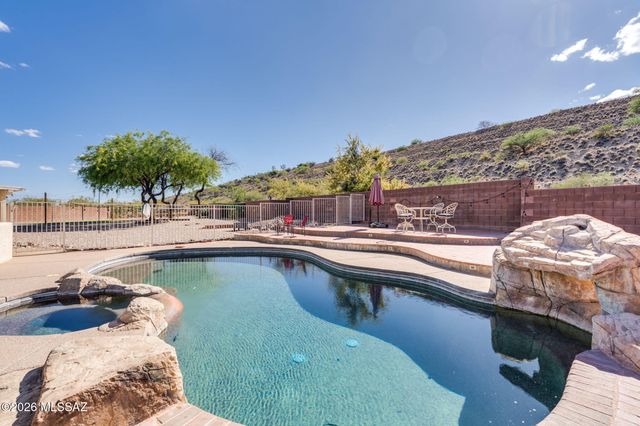 1735 W Avenida De Amelia, Sahuarita, AZ 85629