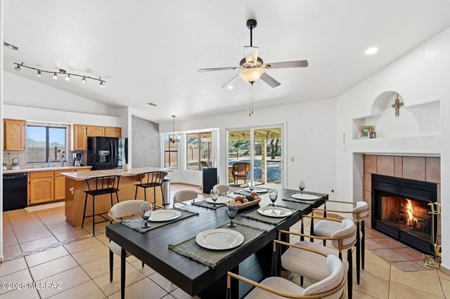 1735 W Avenida De Amelia, Sahuarita, AZ 85629