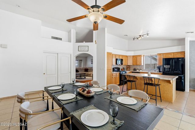 1735 W Avenida De Amelia, Sahuarita, AZ 85629