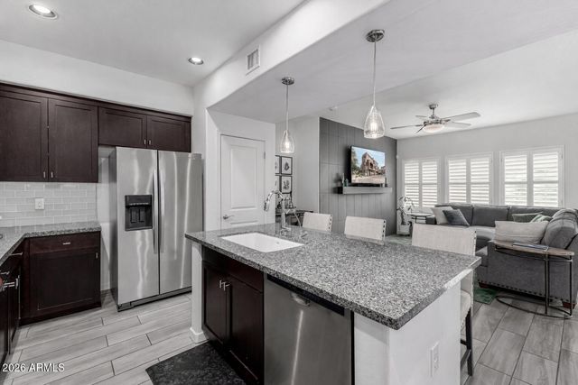 3935 E ROUGH RIDER Road 1293, Phoenix, AZ 85050