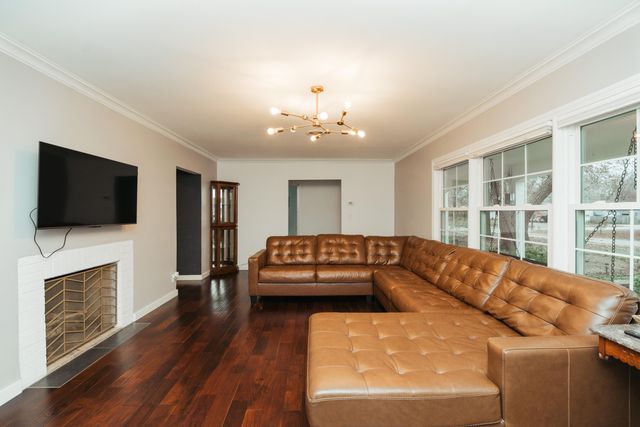 1615 S Delaware Avenue, Springfield, MO 65804