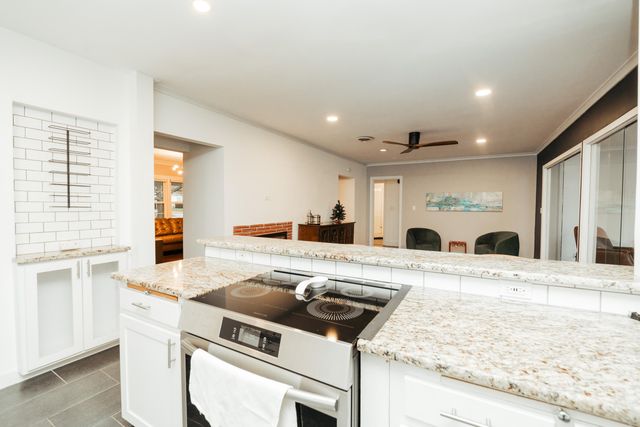 1615 S Delaware Avenue, Springfield, MO 65804