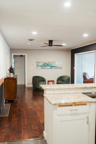 1615 S Delaware Avenue, Springfield, MO 65804