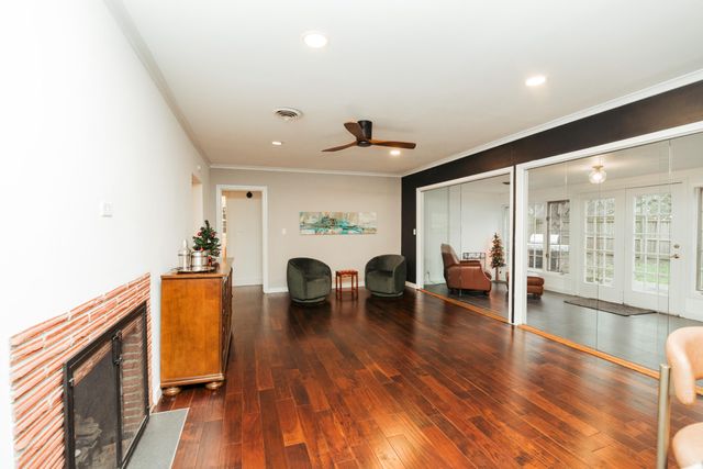 1615 S Delaware Avenue, Springfield, MO 65804