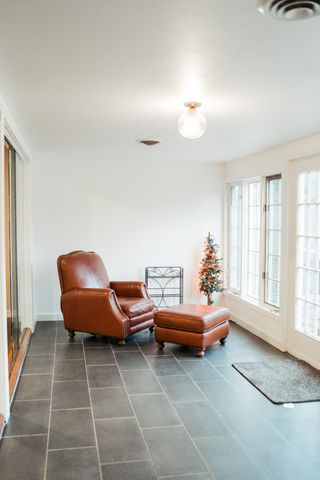 1615 S Delaware Avenue, Springfield, MO 65804