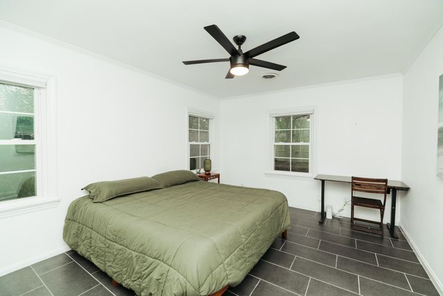 1615 S Delaware Avenue, Springfield, MO 65804