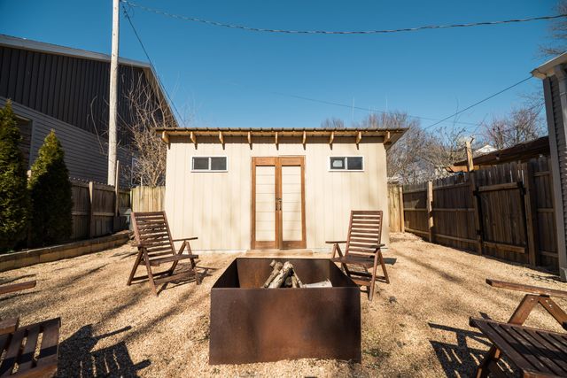 1615 S Delaware Avenue, Springfield, MO 65804