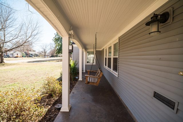 1615 S Delaware Avenue, Springfield, MO 65804