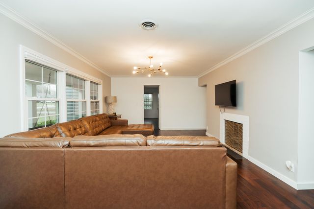 1615 S Delaware Avenue, Springfield, MO 65804