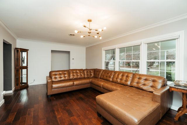 1615 S Delaware Avenue, Springfield, MO 65804