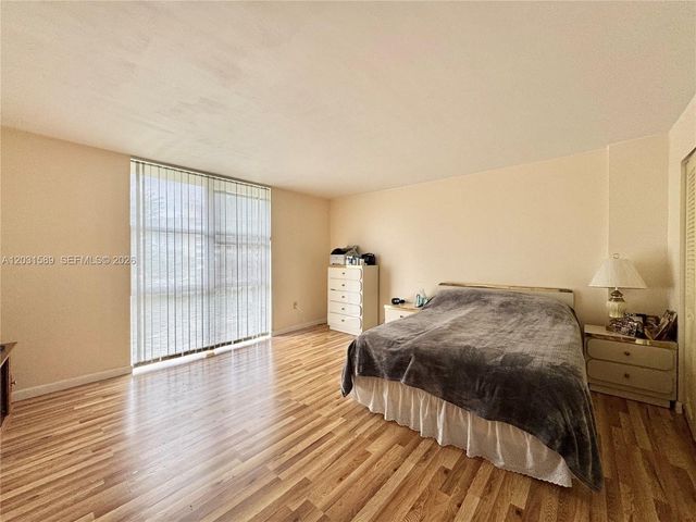 17600 N Bay Rd N302, Sunny Isles Beach, FL 33160