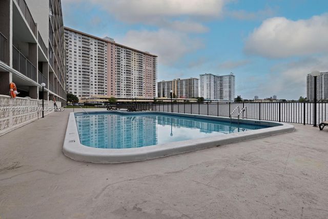 17600 N Bay Rd N302, Sunny Isles Beach, FL 33160