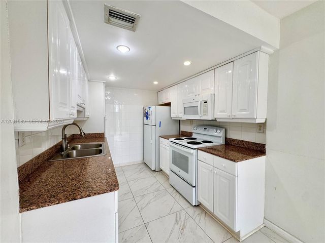 17600 N Bay Rd N302, Sunny Isles Beach, FL 33160