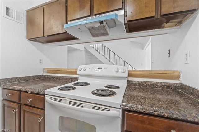 150 Tower DR, Virginia Beach, VA 23462