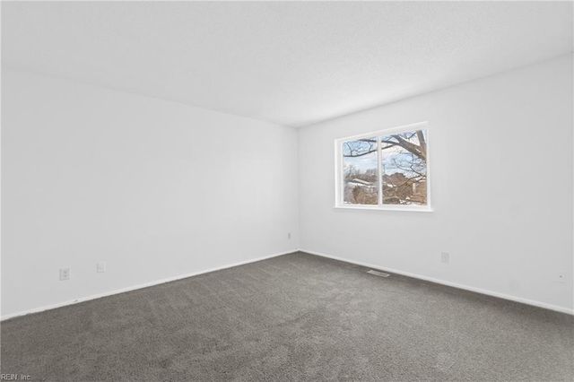 150 Tower DR, Virginia Beach, VA 23462