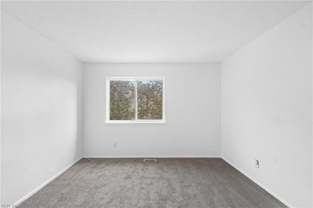 150 Tower DR, Virginia Beach, VA 23462