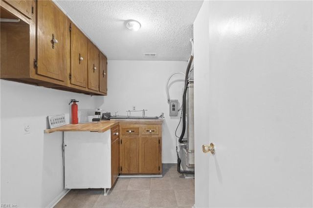 150 Tower DR, Virginia Beach, VA 23462
