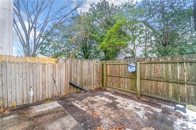 150 Tower DR, Virginia Beach, VA 23462