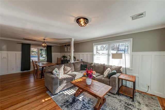 75 Hazard Avenue, Huntington Station, NY 11746