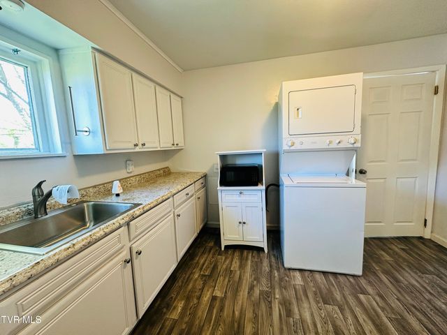 1323 Goodson Avenue, Morristown, TN 37814