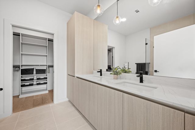 2209 S 1st ST 328, Austin, TX 78704