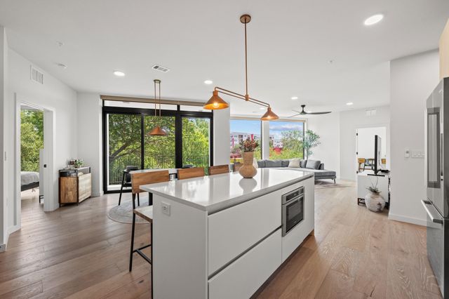 2209 S 1st ST 328, Austin, TX 78704