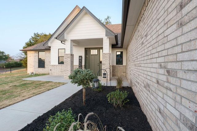 1804 Larkin Lane, Shawnee, OK 74804