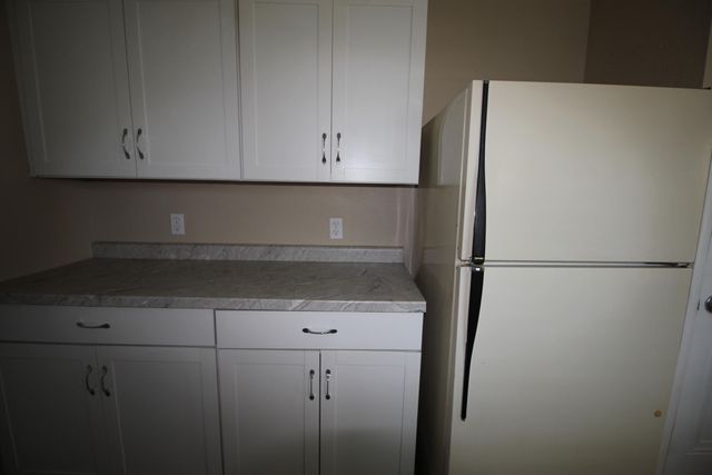 2243 N Kellett Avenue, Springfield, MO 65803