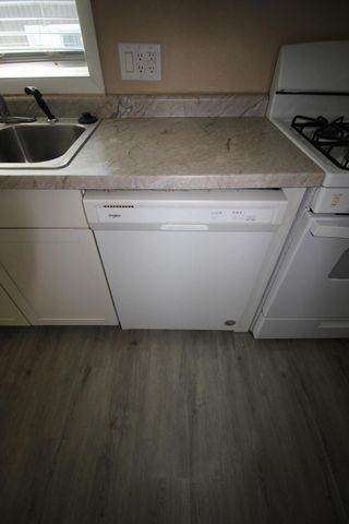 2243 N Kellett Avenue, Springfield, MO 65803