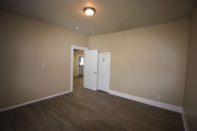 2243 N Kellett Avenue, Springfield, MO 65803