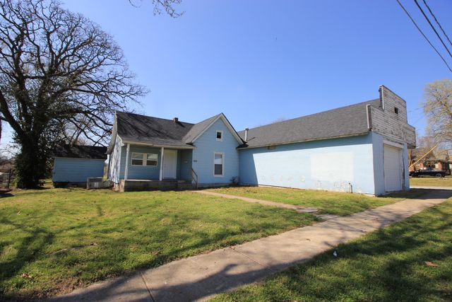 2243 N Kellett Avenue, Springfield, MO 65803