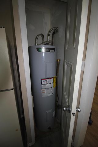 2243 N Kellett Avenue, Springfield, MO 65803